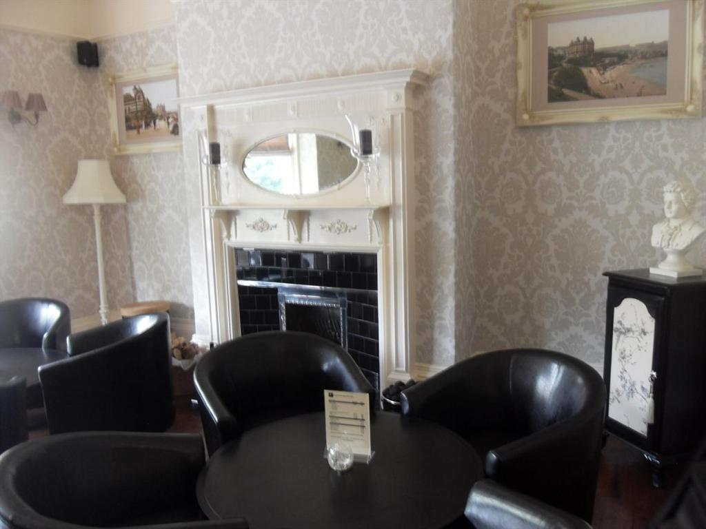 Powys Lodge Scarborough Buitenkant foto